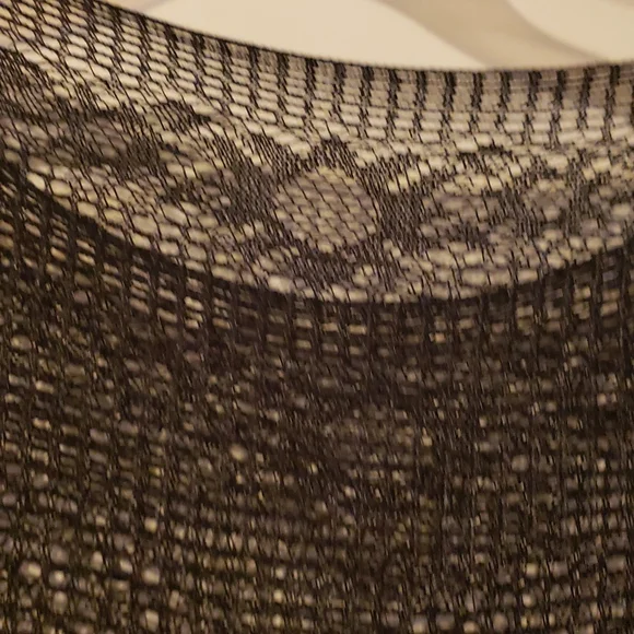 Lace overlay with fringe - Picture 2 of 5